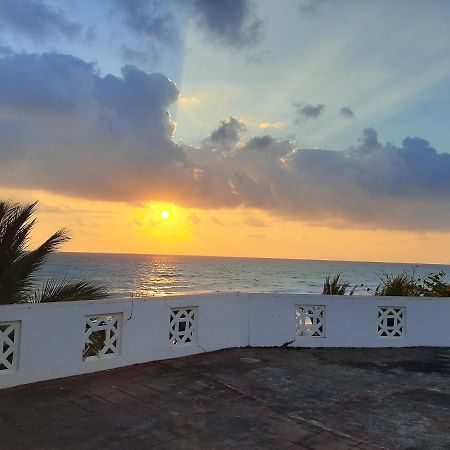 Sea View Beach Hotel Nilaveli Buitenkant foto