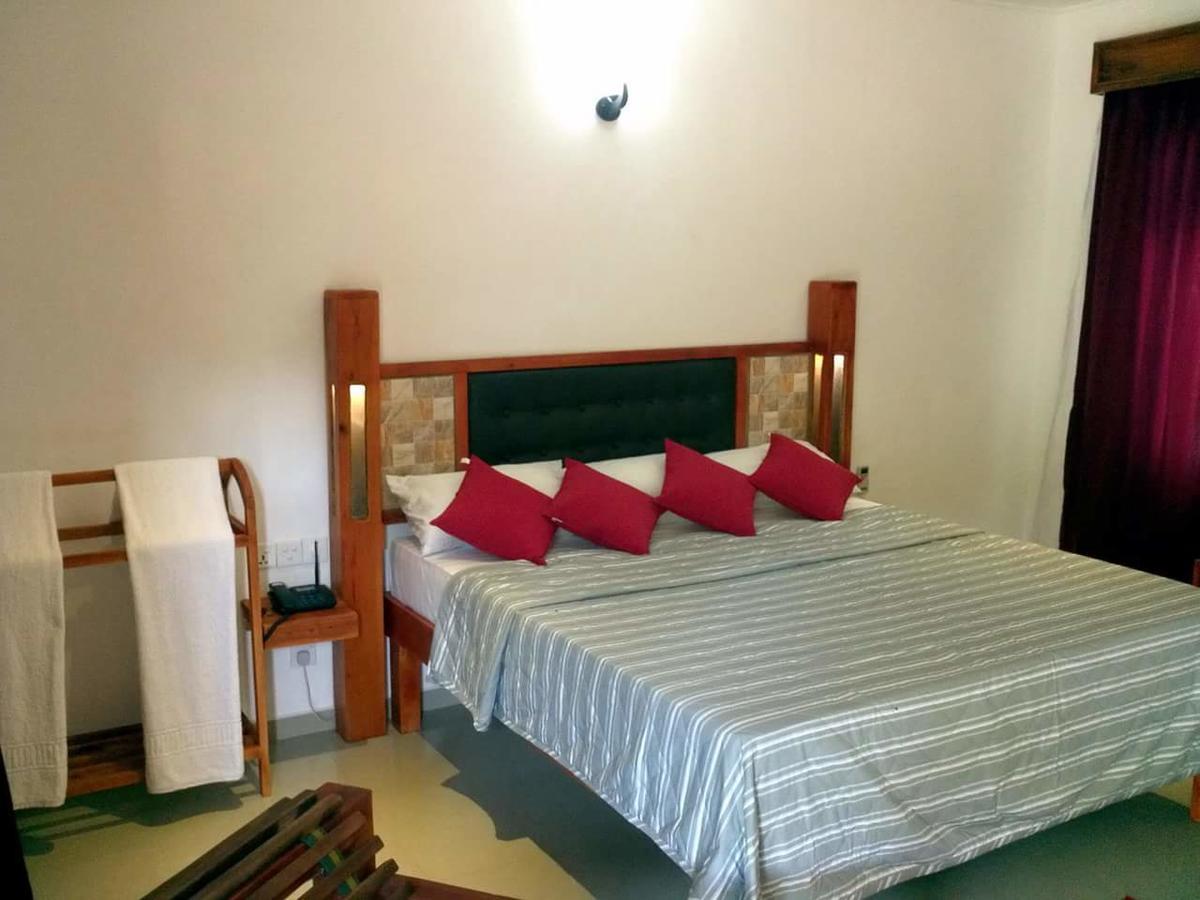 Sea View Beach Hotel Nilaveli Buitenkant foto