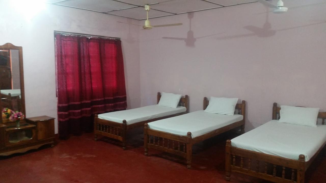 Sea View Beach Hotel Nilaveli Buitenkant foto